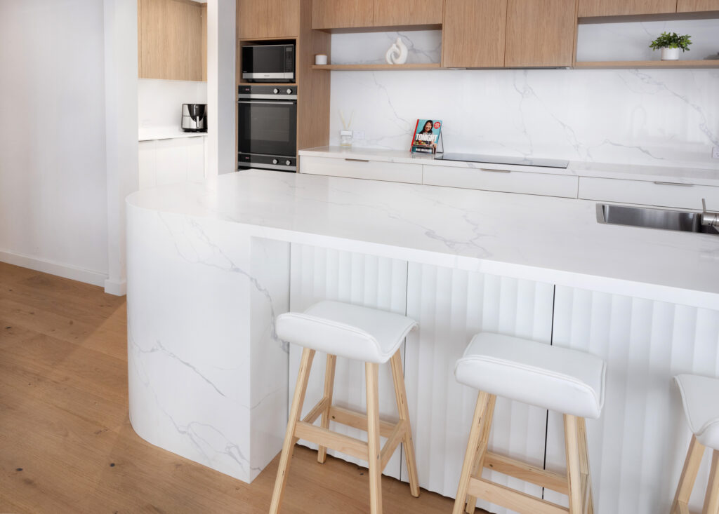 Traditional warm kitchen panelled range