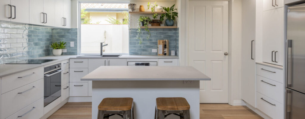Unique kitchen drawer front and cabinet door design