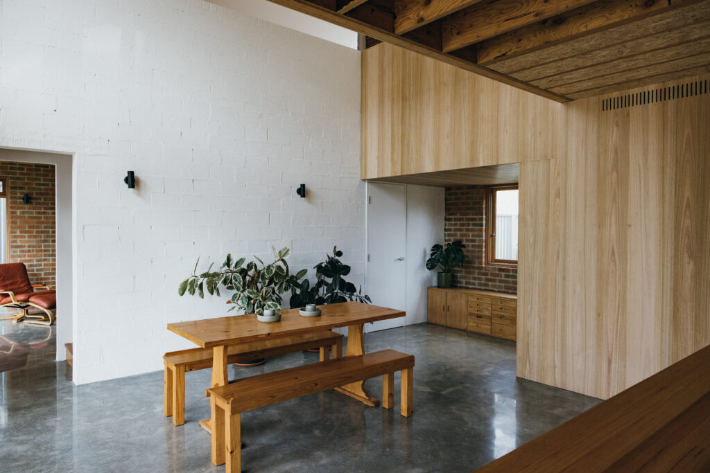 High-quality Polish finishes for cabinet makers, designers, and builders in Perth WA.
